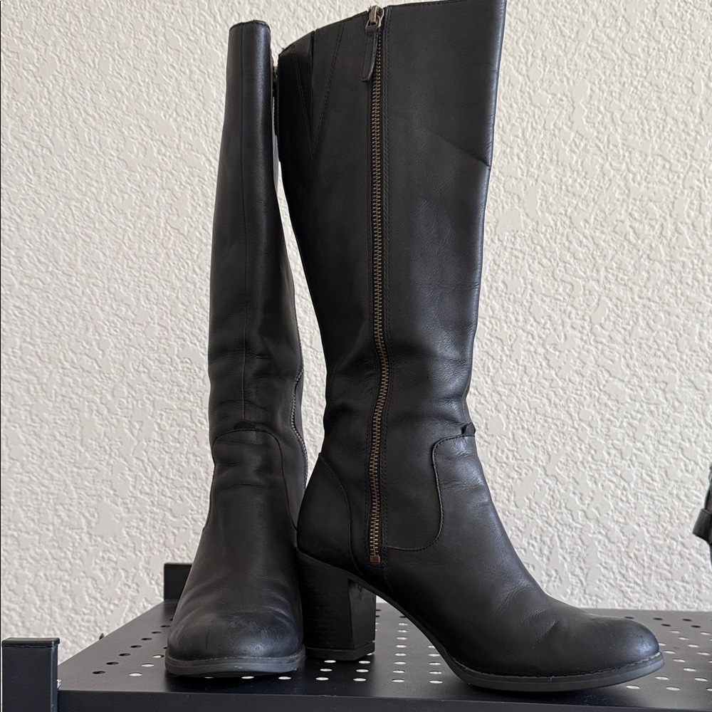 Timberland Women’s Knee-High Leather Boots 8.5